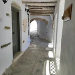 Vgena's House In Dio Choria Feriehus *