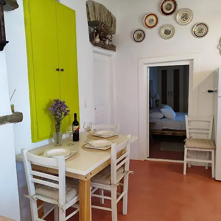 Vgena's House In Dio Choria Tínos