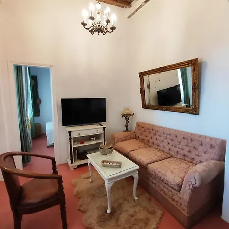 Vgena's House In Dio Choria Tínos